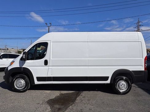 Used 2026 RAM ProMaster 2500 w/ Convenience Group FWD image 4