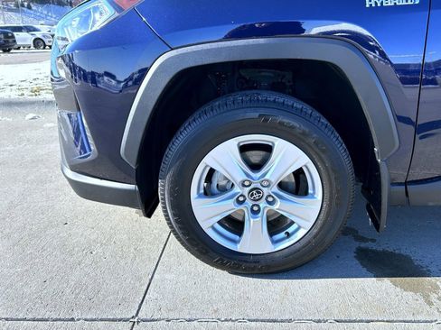 Used 2020 Toyota RAV4 XLE image 22