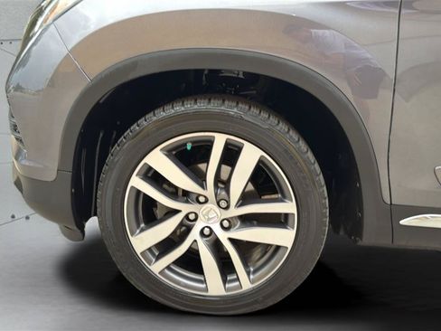Used 2016 Honda Pilot Touring image 39