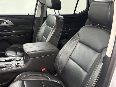 Used 2019 Chevrolet Traverse RS image 13