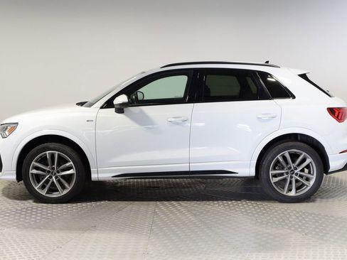 Used 2022 Audi Q3 2.0T Premium Plus w/ Premium Plus Package AWD/4WD image 2