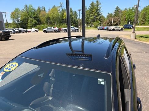 Used 2022 Chevrolet Equinox RS w/ RS Leather Package AWD/4WD image 39