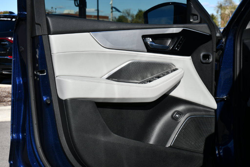 Used 2023 Acura MDX w/ Technology Package AWD/4WD image 19