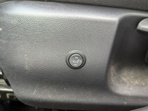 Used 2022 Toyota Corolla SE image 3