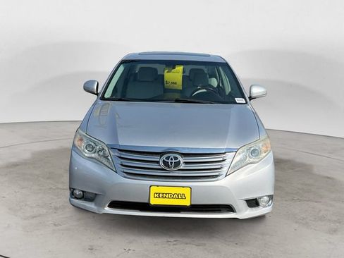 Used 2011 Toyota Avalon Limited FWD image 2