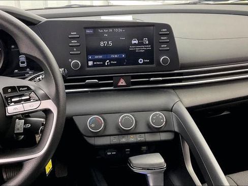 Certified 2023 Hyundai Elantra SE FWD image 6
