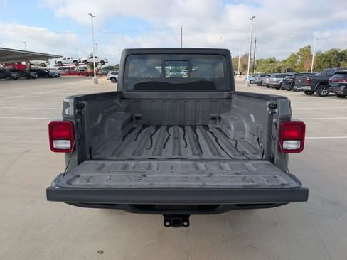 Used 2022 Jeep Gladiator Sport w/ Trailer Tow Package AWD/4WD image 27
