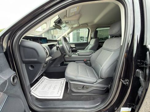 Used 2025 Ford Expedition Active AWD/4WD image 26