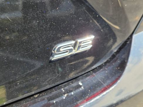 Used 2025 Toyota Camry SE FWD image 11