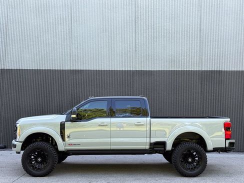 Used 2026 Ford F250 Lariat w/ Black Appearance Package AWD/4WD image 5