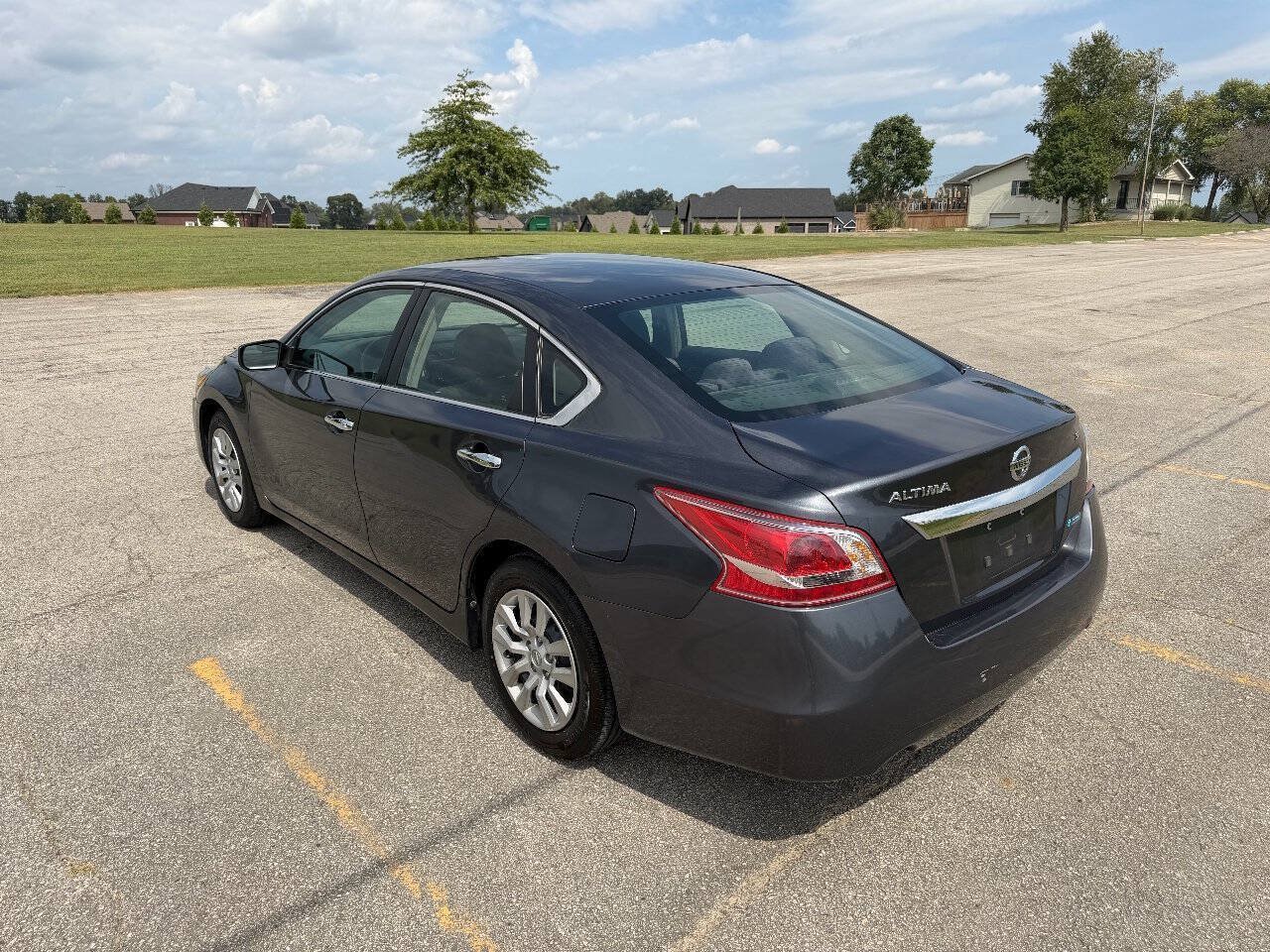 Used 2013 Nissan Altima 2.5 S FWD image 3