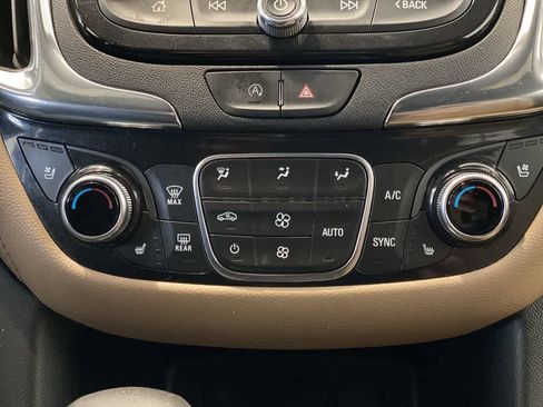 Used 2022 Chevrolet Equinox Premier image 22