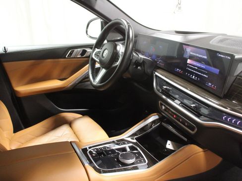 Used 2024 BMW X6 xDrive40i w/ Premium Package AWD/4WD image 8