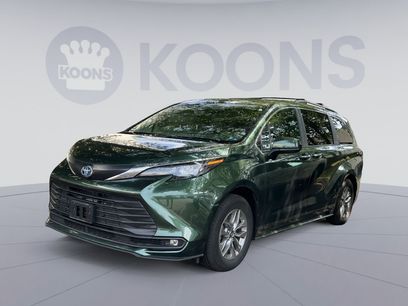 Used 2025 Toyota Sienna XLE