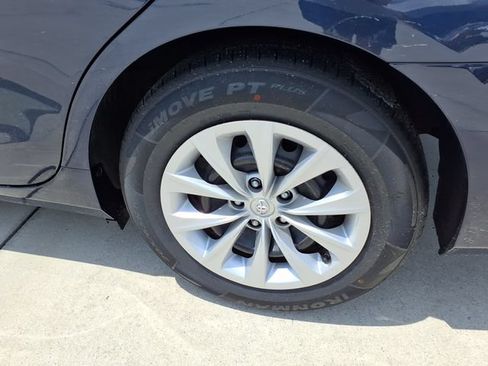 Used 2015 Toyota Camry LE FWD image 24