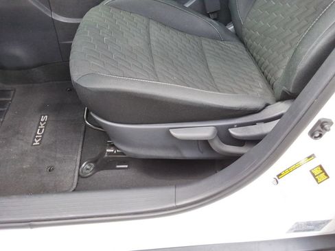 Used 2023 Nissan Kicks SV FWD image 24