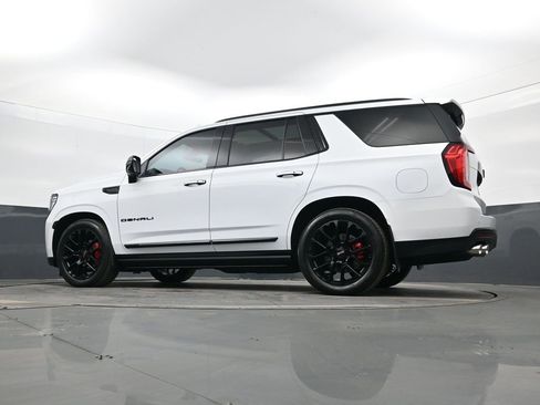Used 2022 GMC Yukon Denali w/ Denali Premium Package image 28
