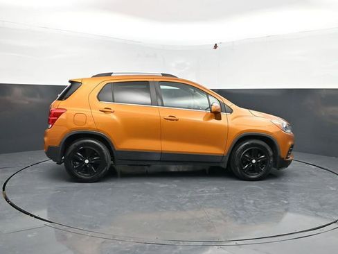 Used 2017 Chevrolet Trax LT FWD image 11