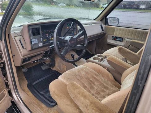 Used 1993 Chevrolet Suburban 2500 image 11