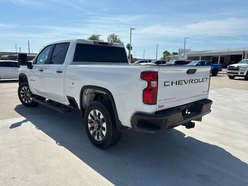 Used 2024 Chevrolet Silverado 2500 Custom w/ Custom Value Package AWD/4WD image 5