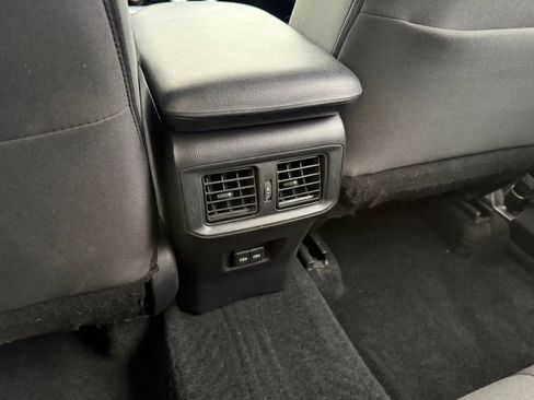Used 2022 Toyota RAV4 XLE image 24