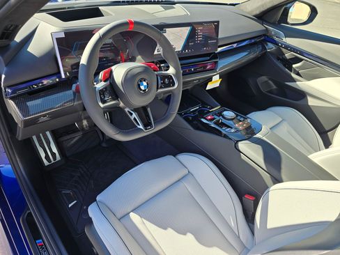 New 2027 BMW M5 Touring AWD/4WD image 2