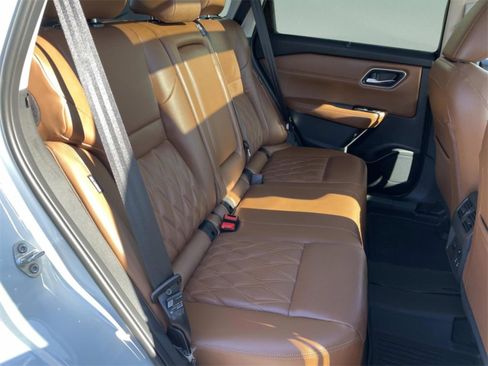 New 2026 Nissan Rogue Platinum image 15