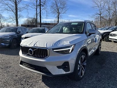 New 2025 Volvo XC40 B5 Ultra w/ Climate Package