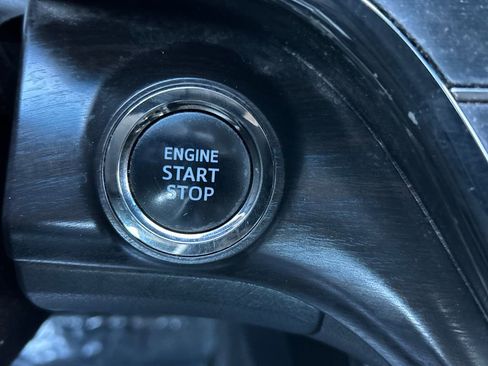 Used 2016 Toyota Avalon XLE Premium image 26