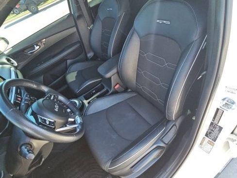 Used 2024 Kia Forte GT-Line w/ GT-Line Premium Package image 17