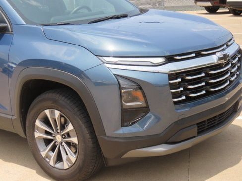 Used 2025 Chevrolet Equinox LT w/ Convenience Package II FWD image 5