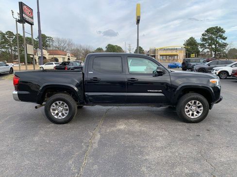 Used 2018 Toyota Tacoma SR5 image 5