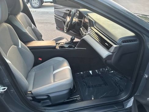 Used 2025 Toyota Camry SE w/ Convenience Package FWD image 25
