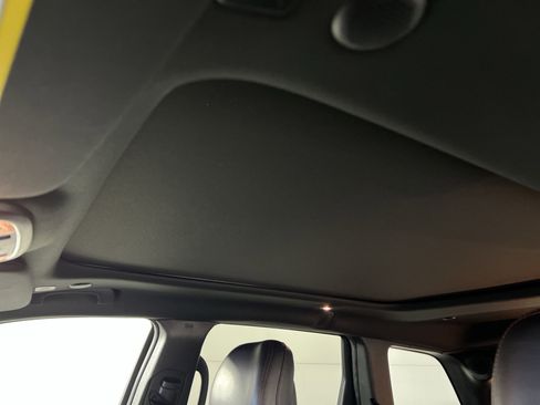 Used 2018 Jeep Grand Cherokee Trailhawk w/ Trailhawk Luxury Group image 24