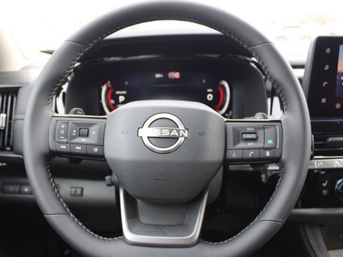 New 2026 Nissan Pathfinder Platinum AWD/4WD image 24