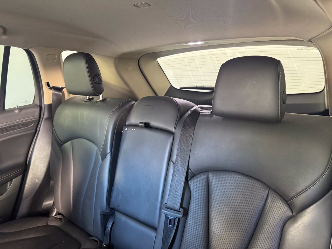 Used 2017 Buick Envision Essence FWD image 11