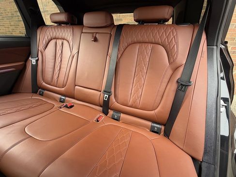 Used 2022 BMW X5 M50i w/ Executive Package image 18