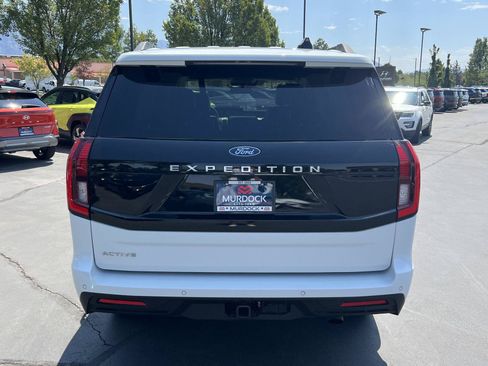Used 2025 Ford Expedition Active AWD/4WD image 9