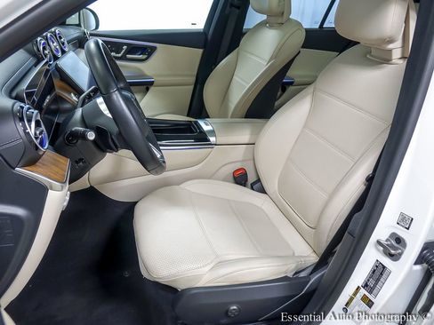 Used 2023 Mercedes-Benz GLC 300 4MATIC w/ Exclusive Trim Package image 9