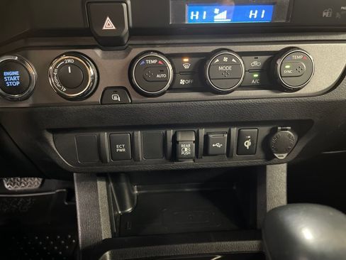 Certified 2023 Toyota Tacoma TRD Off-Road image 18