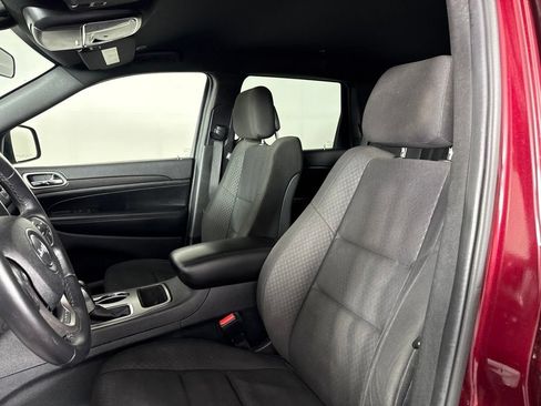 Used 2018 Jeep Grand Cherokee Laredo AWD/4WD image 13