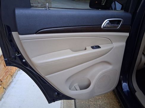 Used 2014 Jeep Grand Cherokee Laredo w/ Quick Order Package 23E AWD/4WD image 22