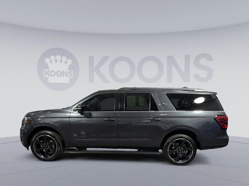 Used 2022 Ford Expedition Max Limited AWD/4WD image 2