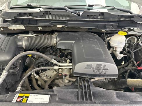 Used 2022 RAM 1500 Classic SLT w/ Electronics Group AWD/4WD image 17