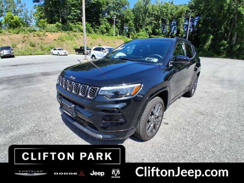 Certified 2025 Jeep Compass Limited w/ Driver Assist Group I AWD/4WD image 7