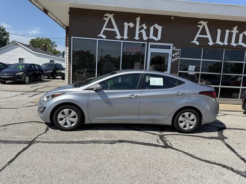 Used 2016 Hyundai Elantra SE image 5