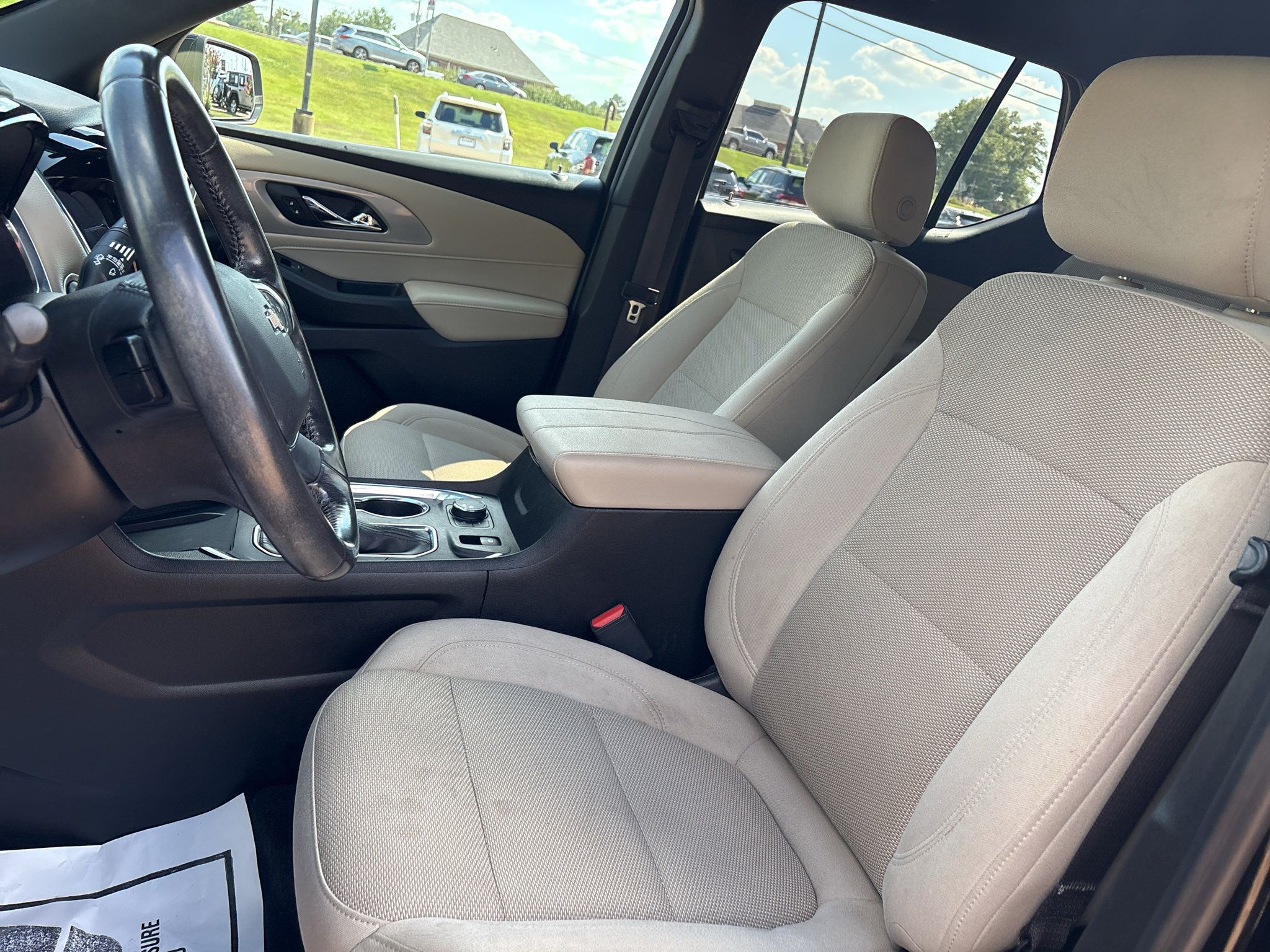 Used 2022 Chevrolet Traverse LT AWD/4WD image 9