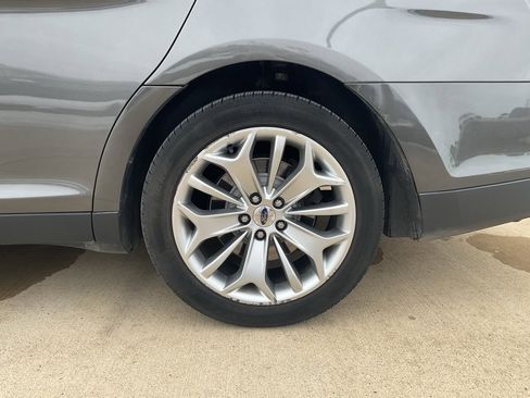 Used 2015 Ford Taurus Limited image 6