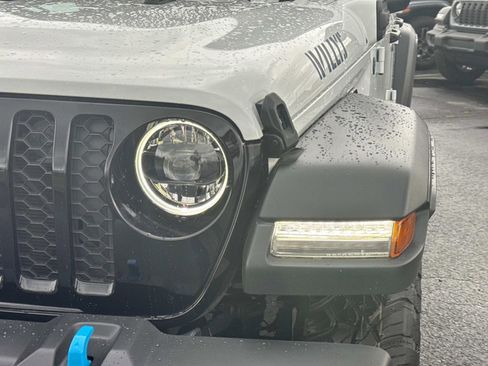 Used 2023 Jeep Wrangler Unlimited w/ Cold Weather Group AWD/4WD image 10