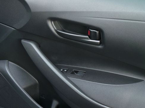 Used 2025 Toyota Corolla LE FWD image 38